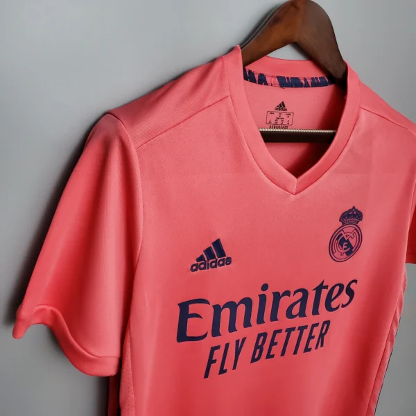 Camiseta retro Real Madrid 2020-2021 Rosa hobro