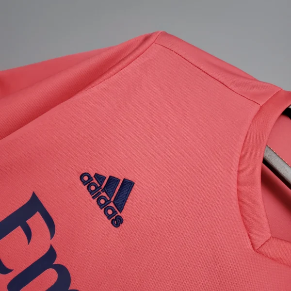 Camiseta retro Real Madrid 2020-2021 Rosa lateral