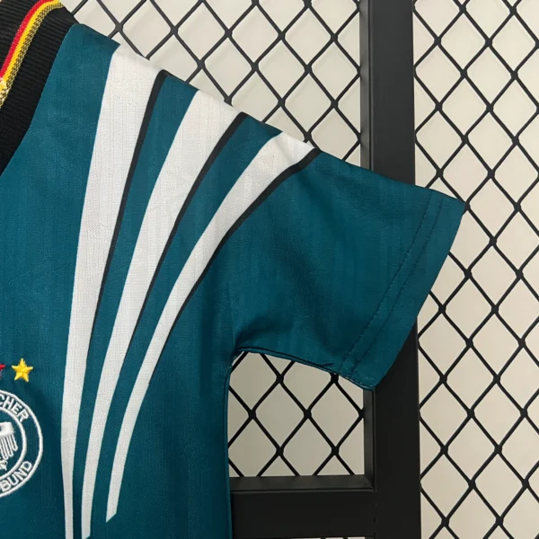 Conjunto Alemania niño 1996 verde manga