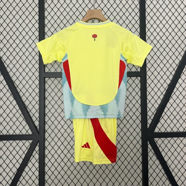 Conjunto España niño 2024 amarillo dorsal