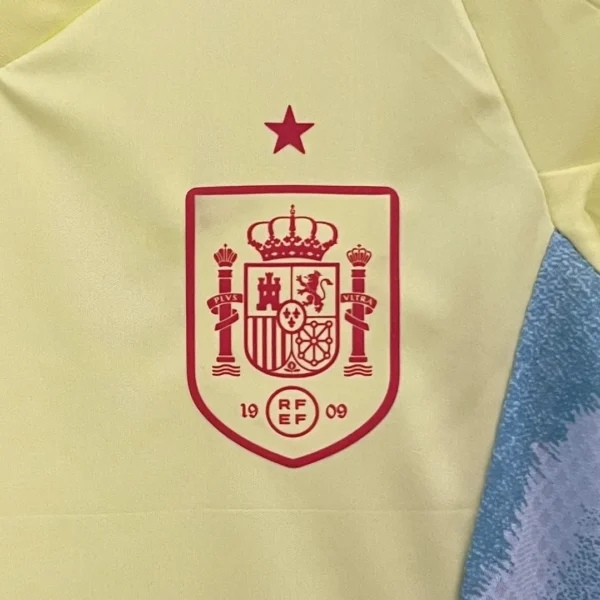 Conjunto España niño 2024 amarillo escudo-1