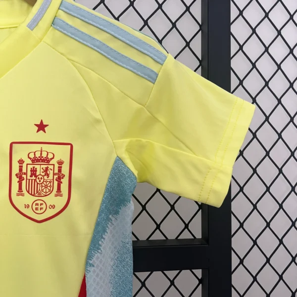 Conjunto España niño 2024 amarillo manga