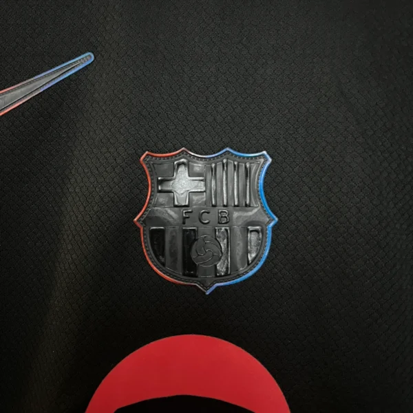 Conjunto FC Barcelona Spotify 2024-2025 Negro escudo