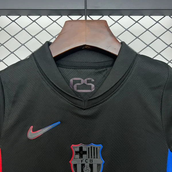Conjunto niño FC Barcelona x Travis Scott 2024-2025 Negro cuello