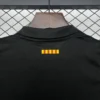 Conjunto niño FC Barcelona x Travis Scott 2024-2025 Negro cuello anterior