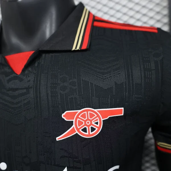 Nueva Camiseta Arsenal 2025-2026 Negro escudp
