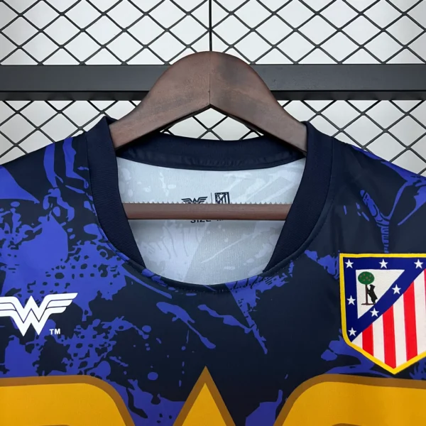 Nueva camiseta Atlético Madrid Wonder Woman 2025-2026 cuello