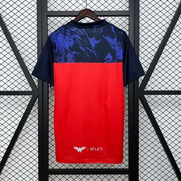 Nueva camiseta Atlético Madrid Wonder Woman 2025-2026 dorsal