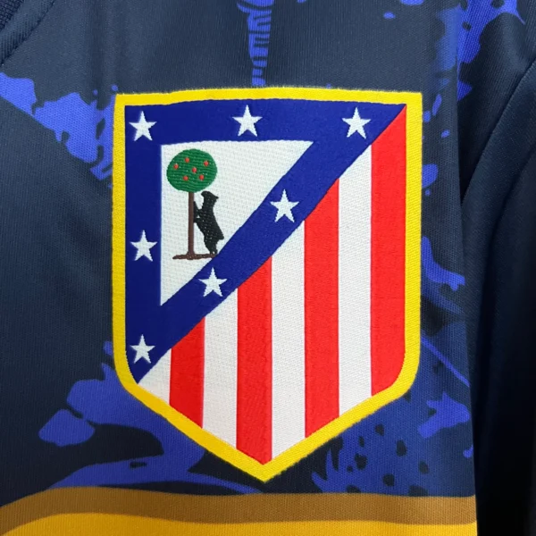 Nueva camiseta Atlético Madrid Wonder Woman 2025-2026 escudo