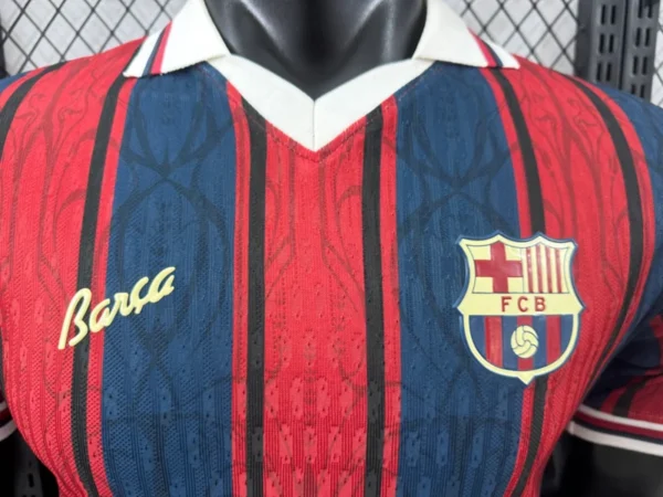 Nueva camiseta FC Barcelona 125 aniversario cuello