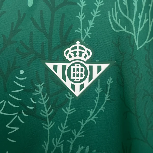 Nueva camiseta Real Betis 2025-2026 escudo