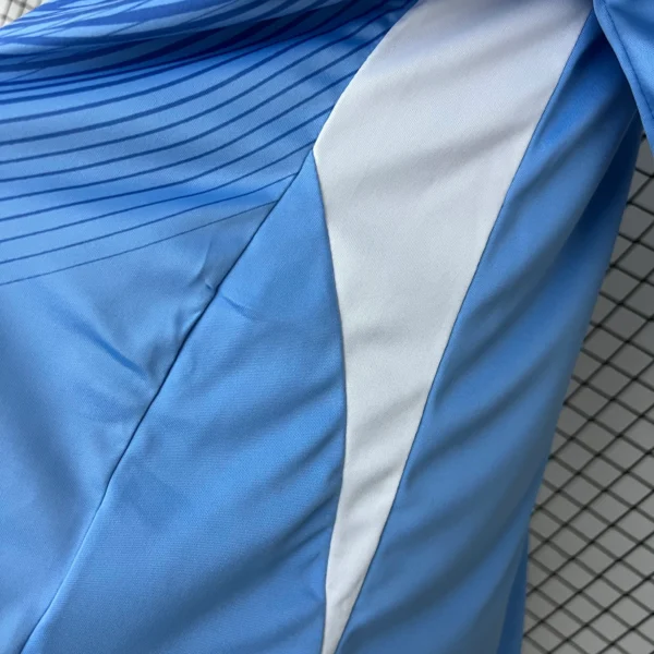 Nueva camiseta Real Madrid 2025-2026 Azul lateral