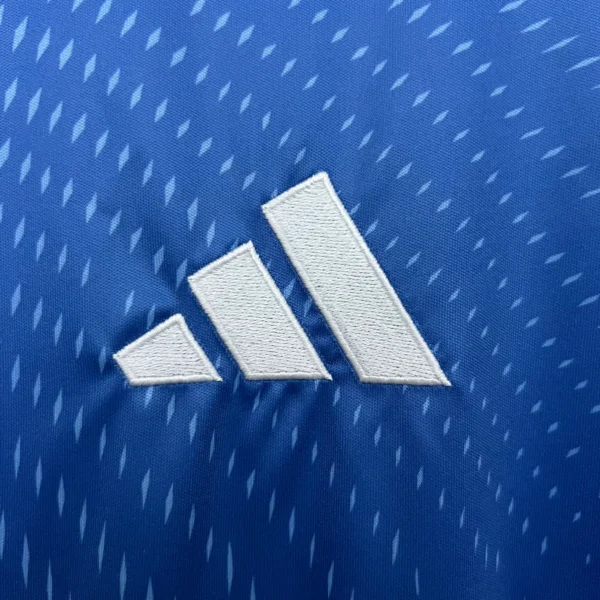 Nueva camiseta Real Madrid 2025-2026 Azul logo