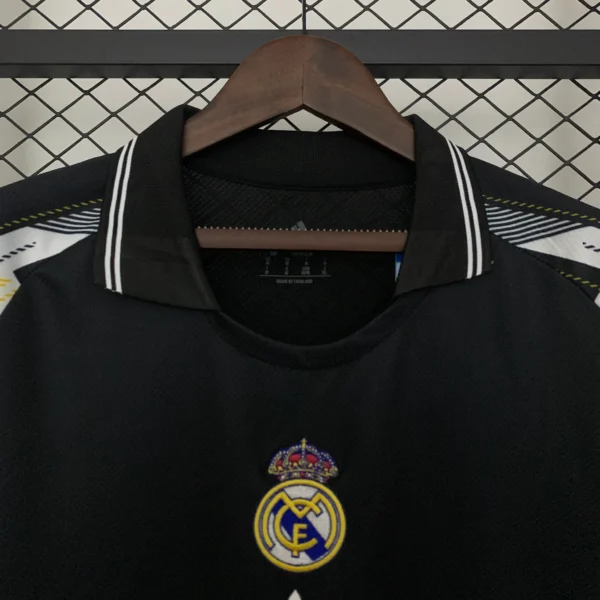 Nueva camiseta Real Madrid 2025-2026 negro cuello