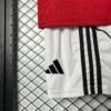 Nuevo Conjunto niño Manchester United 2025-2026 logo-1