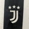 camiseta Juventus 2024-2025 escudo