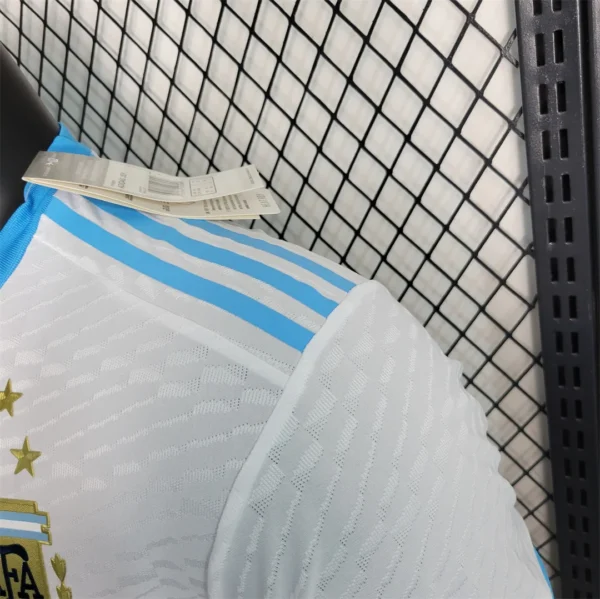 Camiseta Argentina Copa del mundo 2022 hombro
