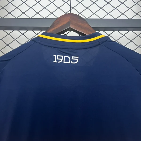 Camiseta Boca Juniors 120 Aniversario 2025-2026 cuello anterior