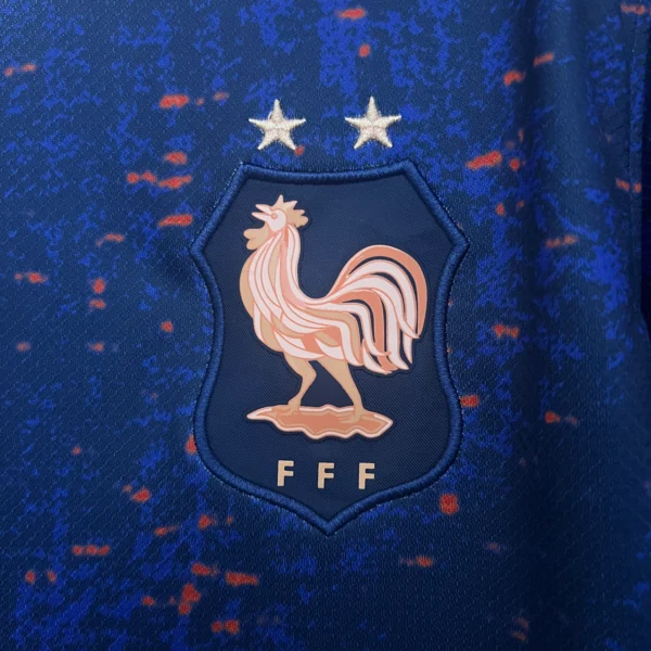 Camiseta Francia Mbappe 2025 escudo