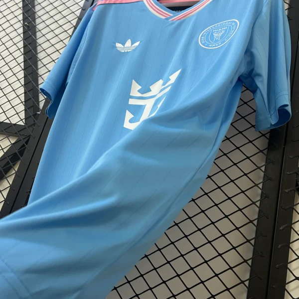 Camiseta Inter Miami Messi 2025-2026 celeste lateral