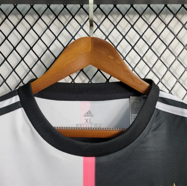Camiseta Juventus Ronaldo 2019-2020 cuello