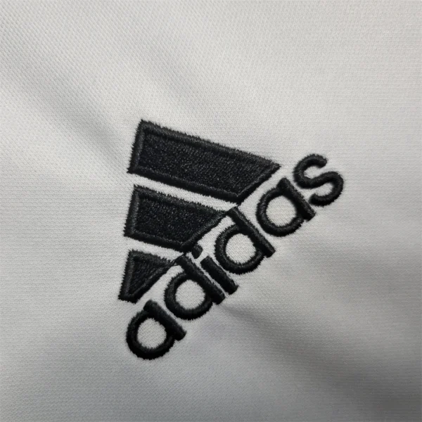 Camiseta Juventus Ronaldo 2019-2020 escudo