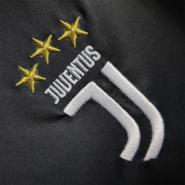 Camiseta Juventus Ronaldo 2019-2020 logo