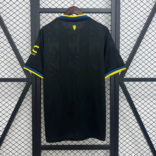 Camiseta Manchester United negra 2025-2026 dorsal