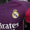 Camiseta Morado Real Madrid 2025-2026 escudo