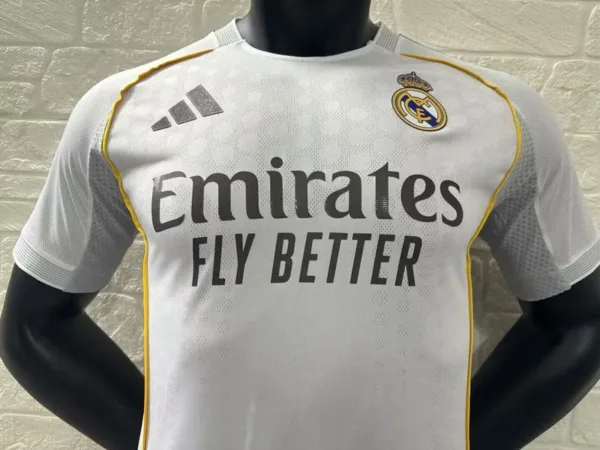Camiseta Real Madrid 2025-2026 Mbappe cuello