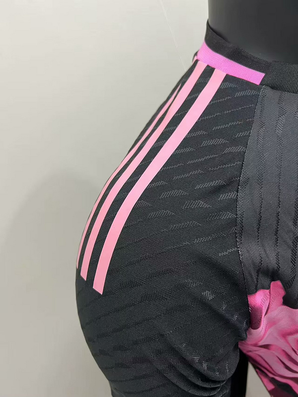 Camiseta Real Madrid 2025-2026 Serpiente rosa hombro