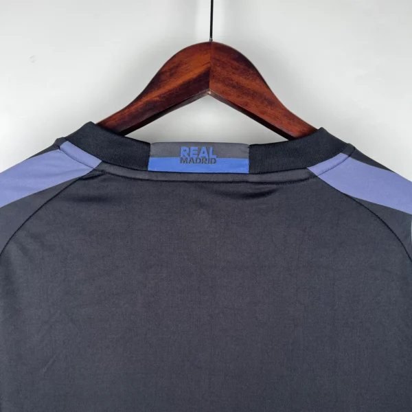 Camiseta Real Madrid negro 2016-2017 Ronaldo cuello anterior