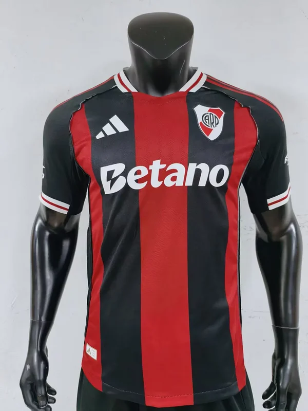 Camiseta River Plate rojo-negro 2025-2026