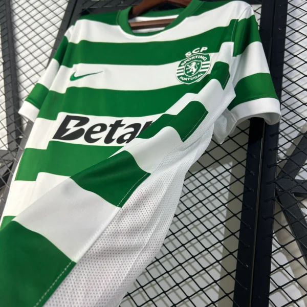 Camiseta Sporting Lisboa Gyokeres 2025-2026 lateral