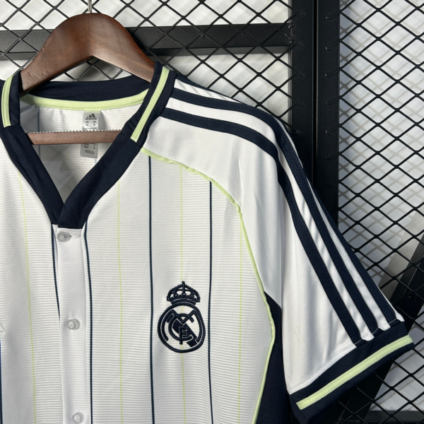 Camiseta blanca retro Real Madrid US Pack 2025 manga