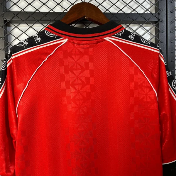 Camiseta retro Mallorca Rojo 1996-1997 cuello anterior