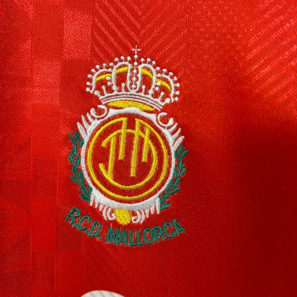 Camiseta retro Mallorca Rojo 1996-1997 escudo