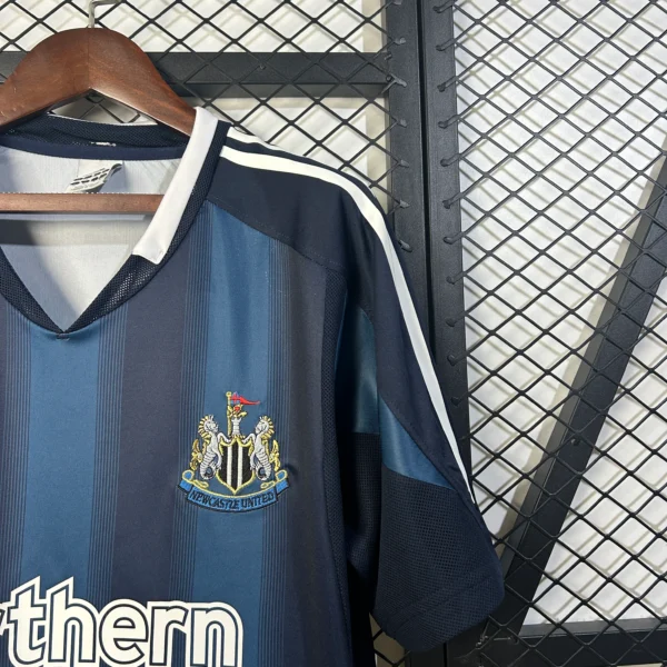 Camiseta retro Newcastle United 2005-2006 Azul manga