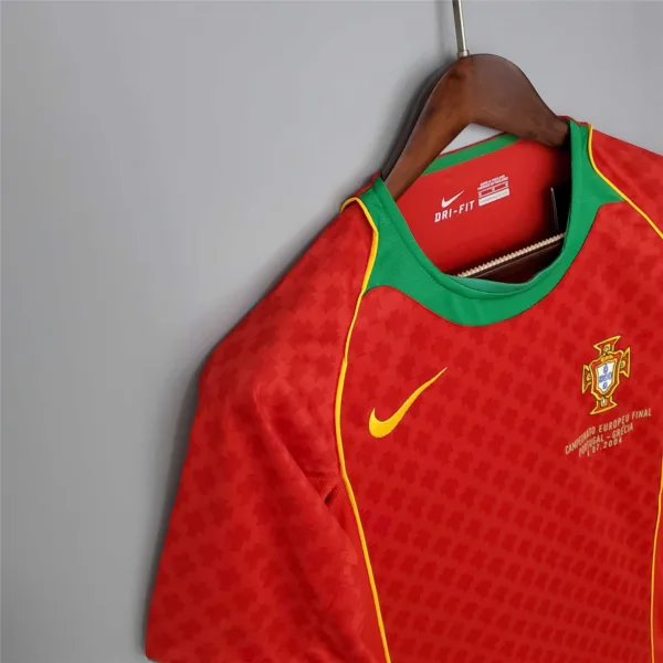 Camiseta retro Portugal Ronaldo Euro 2004 hombro