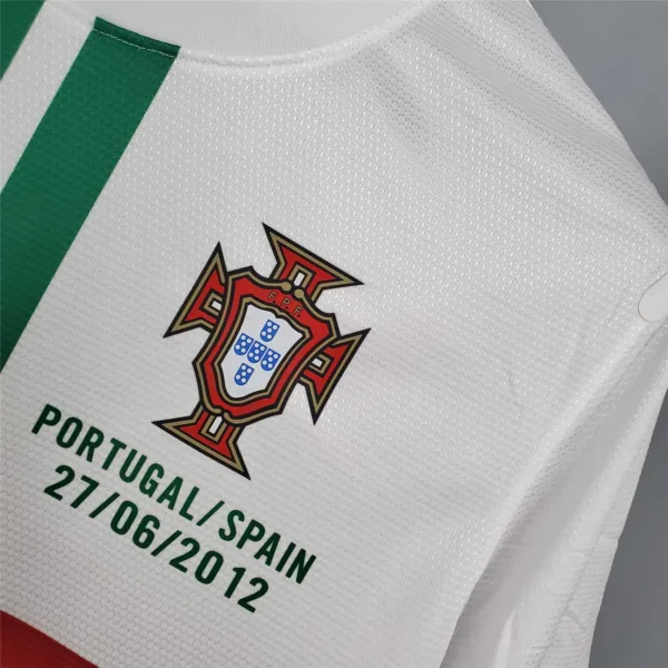 Camiseta retro Portugal blanca 2012 escudo
