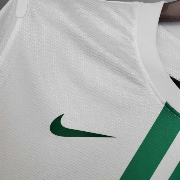 Camiseta retro Portugal blanca 2012 logo