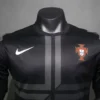 Camiseta retro Portugal negra 2013 cuello