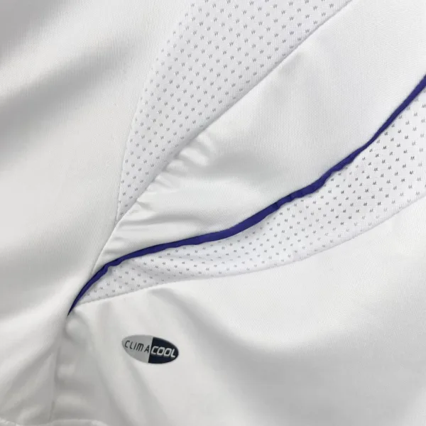 Camiseta retro Real Madrid Raúl 2007-2008 lateral