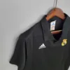 Camiseta retro Real Madrid negro 2002-2003 hombro