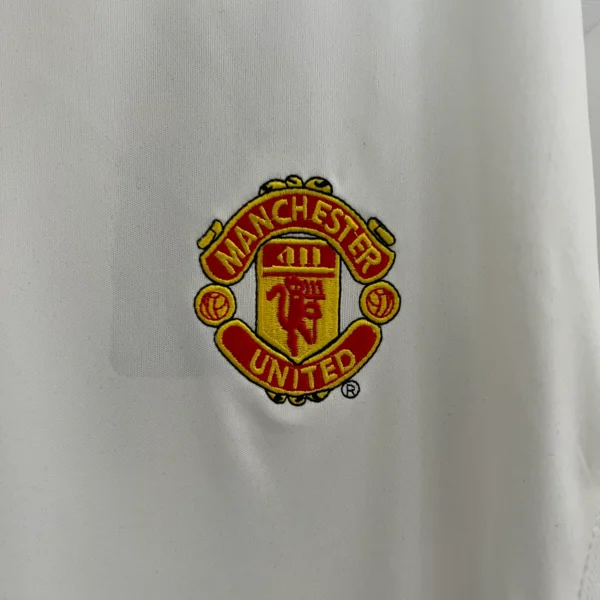Camiseta retro blanca Manchester United 2002-2003 escudo