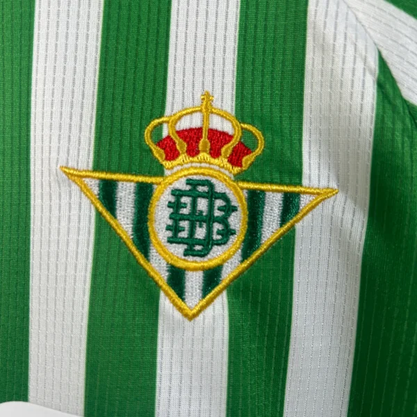 Conjunto niño Real Betis Final Conference league 2025-2026 escudo