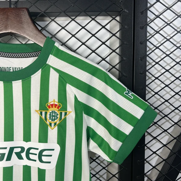 Conjunto niño Real Betis Final Conference league 2025-2026 manga