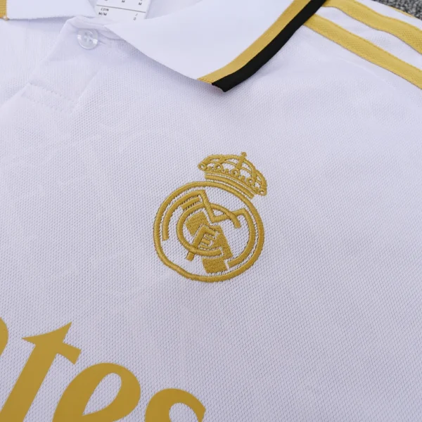 Nueva Camiseta Blanca Real Madrid 2025-2026 escudo