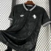 Nueva camiseta Juventus negra 2025-2026 lateral