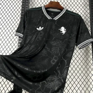 Nueva camiseta Juventus negra 2025-2026 lateral